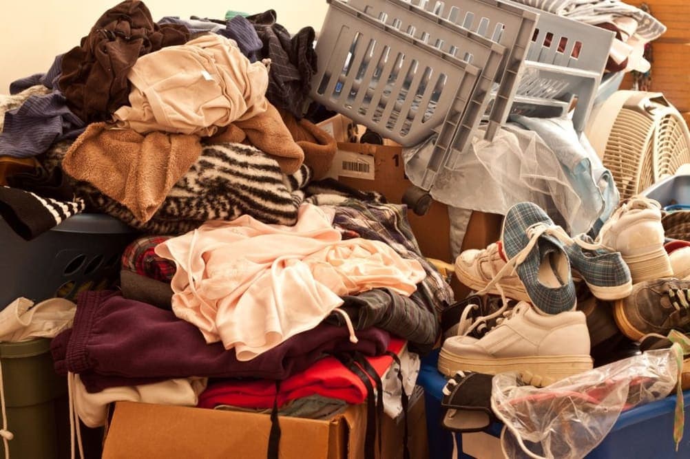 Clothing items for moving, apartment movers in Chicago, Illinois
