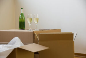 Tips for packing wine and glasses in Chicago, IL